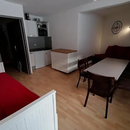 Appartement 5 Personnes Renove, Proche Pistes Et Commerces, Balcon Sud, Parking Inclus - Fr-1-181-2468